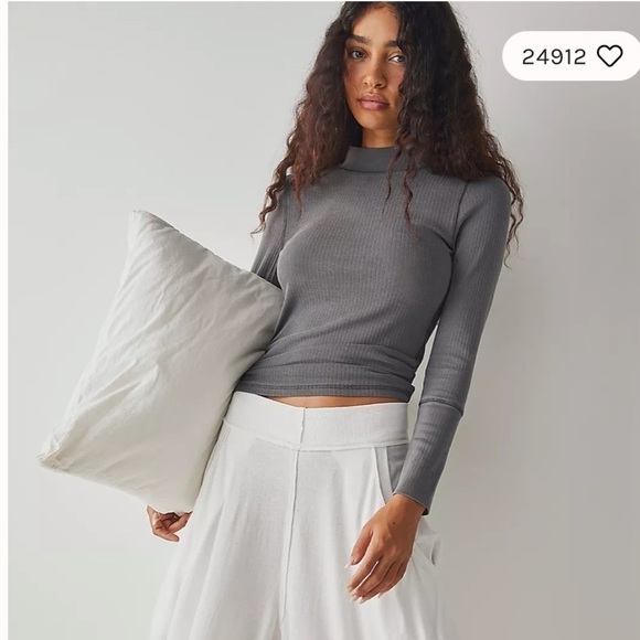 FREE PEOPLE BASIC THE RICKIE RIBBED LONG SLEEVE TEE MOCK NECK SIZE XS NWT - Picture 1 of 4